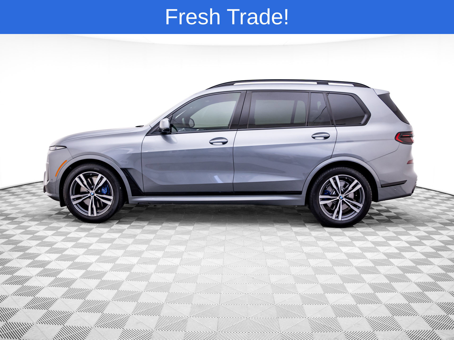 Certified 2026 BMW X7 xDrive40i w/ M Sport Package AWD/4WD image 2