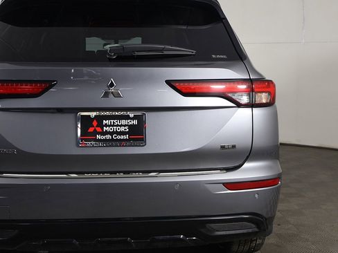 Used 2024 Mitsubishi Outlander SE Black Edition image 17