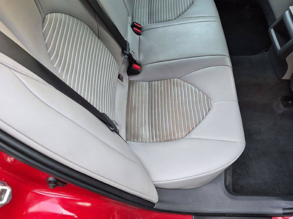Used 2019 Toyota Camry SE FWD image 16