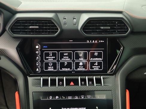 Used 2022 Lamborghini Urus image 19
