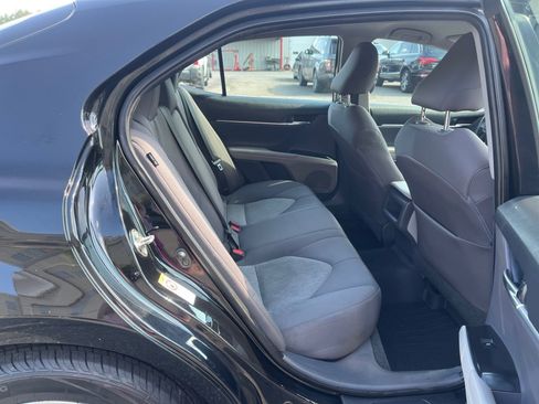 Used 2019 Toyota Camry LE FWD image 28