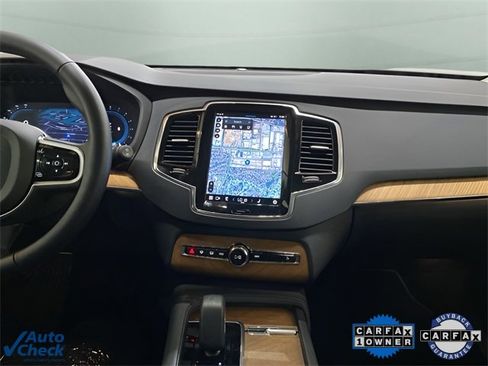 Used 2025 Volvo XC90 B6 Plus image 14