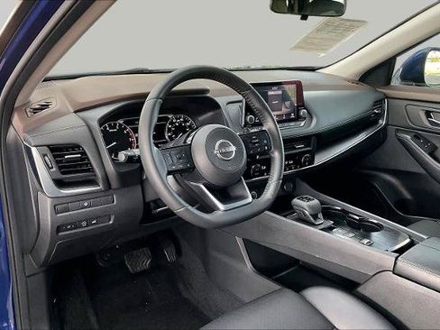 Certified 2023 Nissan Rogue SV w/ SV Premium B Package FWD image 18