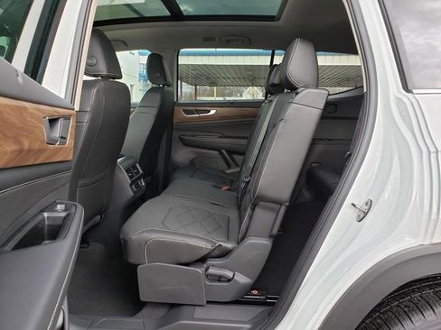 New 2026 Volkswagen Atlas SE AWD/4WD image 8