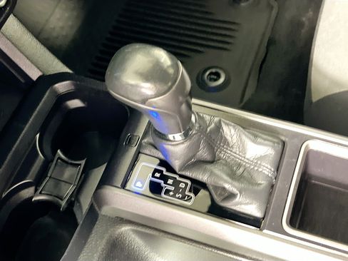 Used 2021 Toyota Tacoma TRD Off-Road image 25