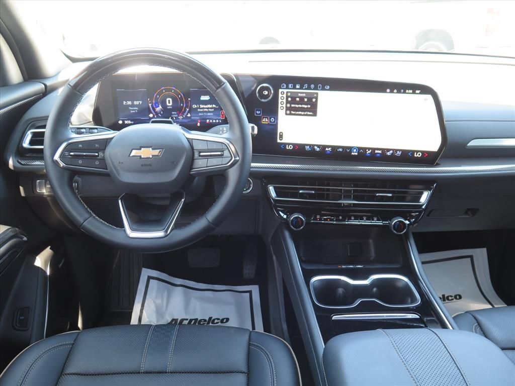 Used 2025 Chevrolet Traverse High Country FWD image 22