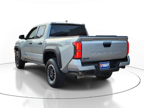 Used 2025 Toyota Tacoma TRD Off-Road AWD/4WD image 3