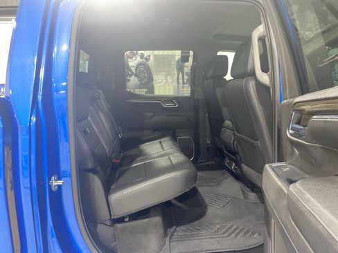Used 2023 Chevrolet Silverado 1500 LT AWD/4WD image 15