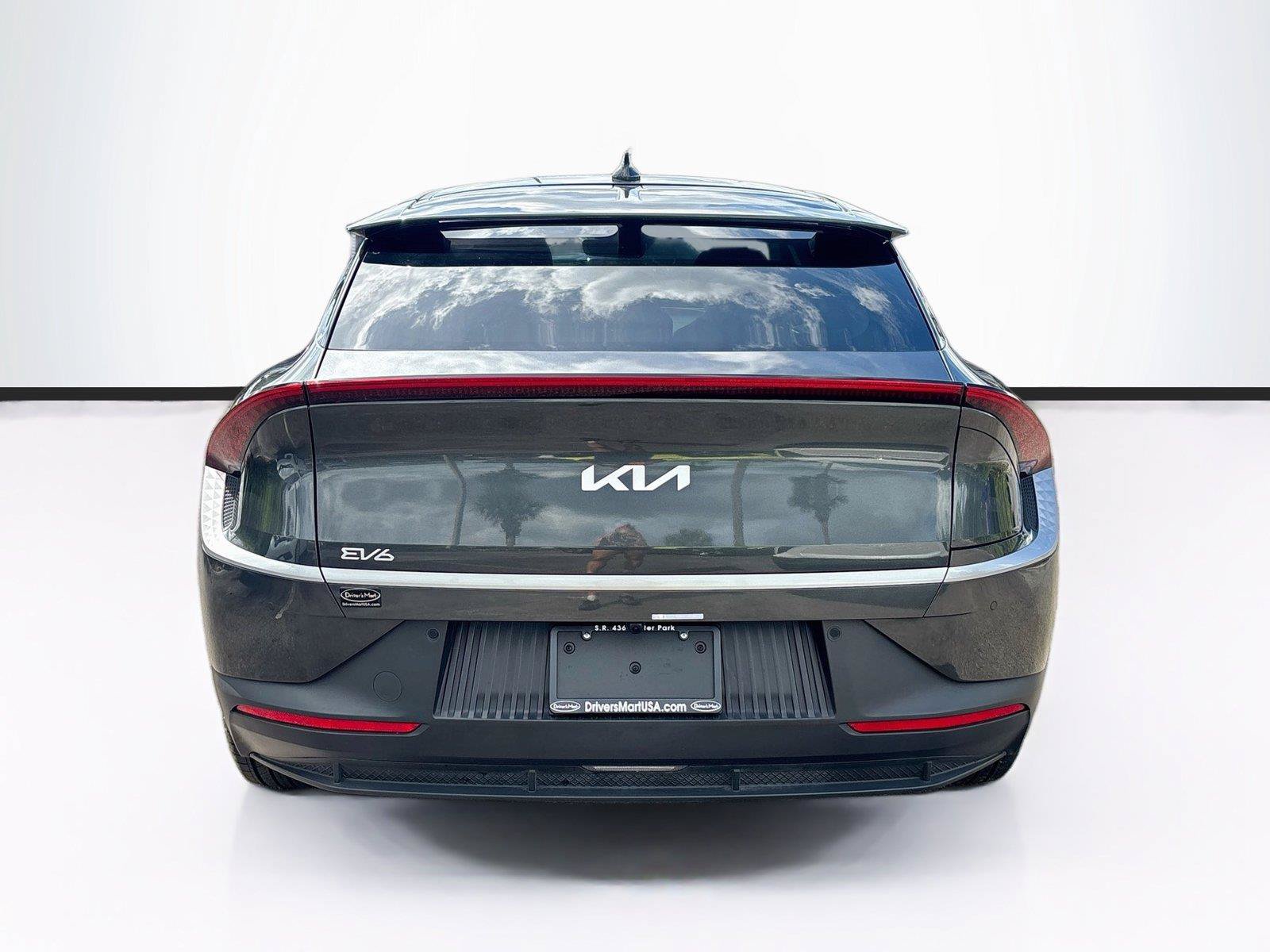 Used 2024 Kia EV6 Light RWD image 6