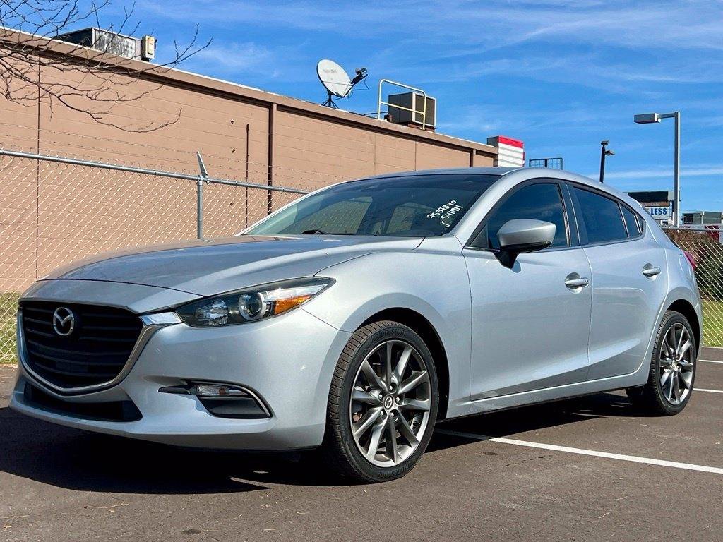 Used 2018 MAZDA MAZDA3 Touring FWD image 2