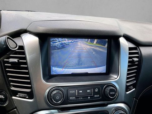 Used 2020 Chevrolet Suburban LT w/ RST Edition RWD image 23