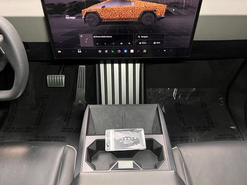 Used 2024 Tesla Cybertruck Cyberbeast AWD/4WD image 17