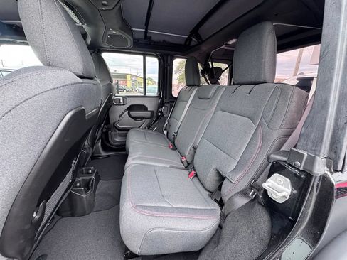 Used 2026 Jeep Wrangler Unlimited Rubicon AWD/4WD image 15
