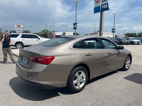 Used 2023 Chevrolet Malibu LT w/ Driver Confidence Package FWD image 6