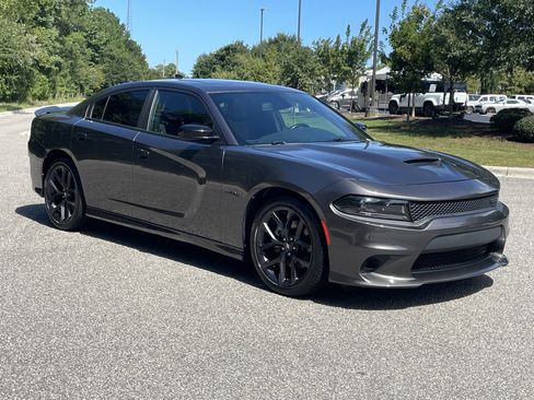 Used 2022 Dodge Charger R/T w/ Blacktop Package RWD image 2