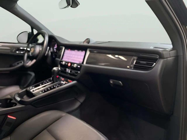 Used 2023 Porsche Macan AWD/4WD image 46