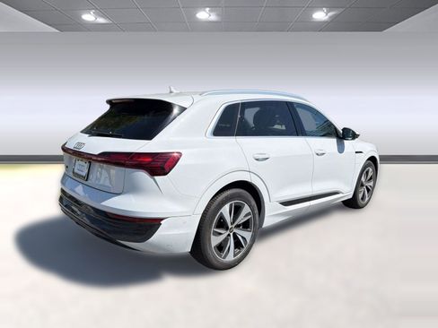 Used 2024 Audi Q8 e-tron Premium Plus w/ Premium Plus Package AWD/4WD image 8