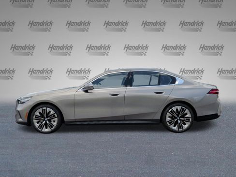 Used 2026 BMW 530i RWD image 10