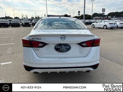 New 2025 Nissan Altima 2.5 SV w/ SV Special Edition Package image 11