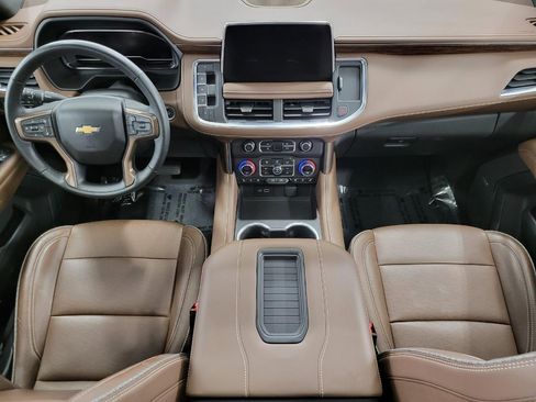 Used 2024 Chevrolet Suburban High Country image 7