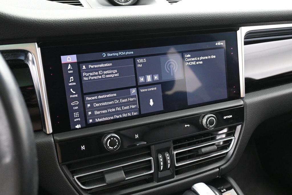 Certified 2023 Porsche Macan Turbo AWD/4WD image 21
