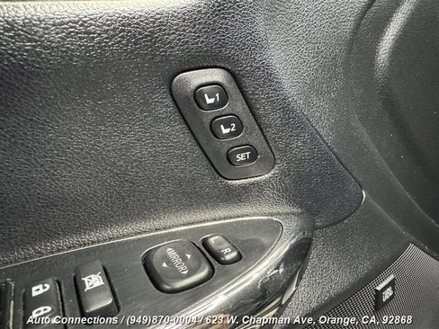 Used 2017 Toyota Avalon Limited w/ Carpet Mat Package image 26