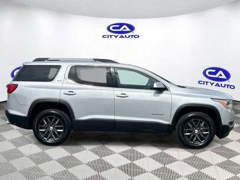 Used 2019 GMC Acadia SLT FWD image 2