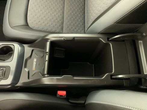 Used 2019 Chevrolet Colorado Z71 AWD/4WD image 28