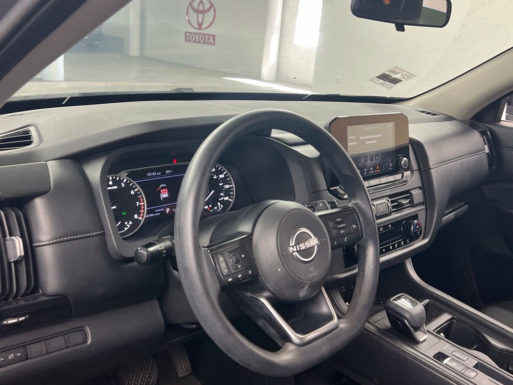 Used 2023 Nissan Pathfinder S FWD image 9