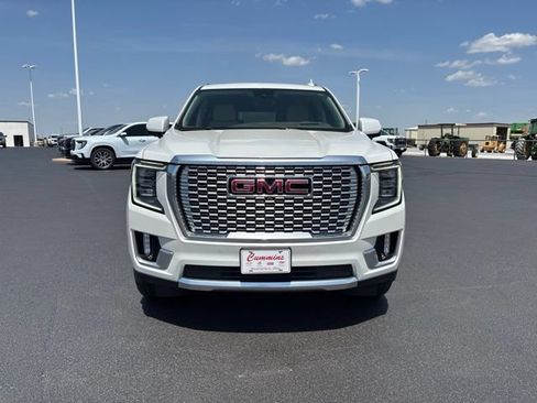 Used 2023 GMC Yukon XL Denali w/ Advanced Technology Package AWD/4WD image 2