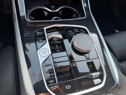 Certified 2026 BMW X7 xDrive40i w/ M Sport Package image 17