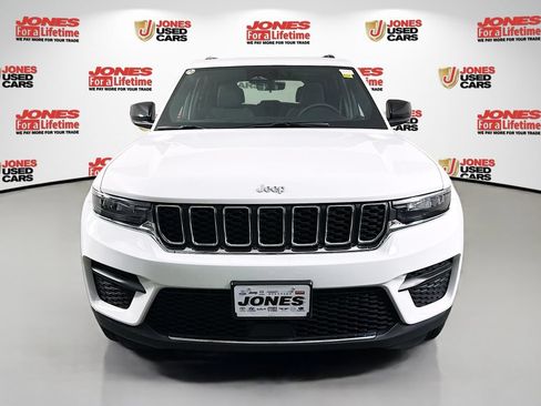 Used 2025 Jeep Grand Cherokee Laredo X AWD/4WD image 12