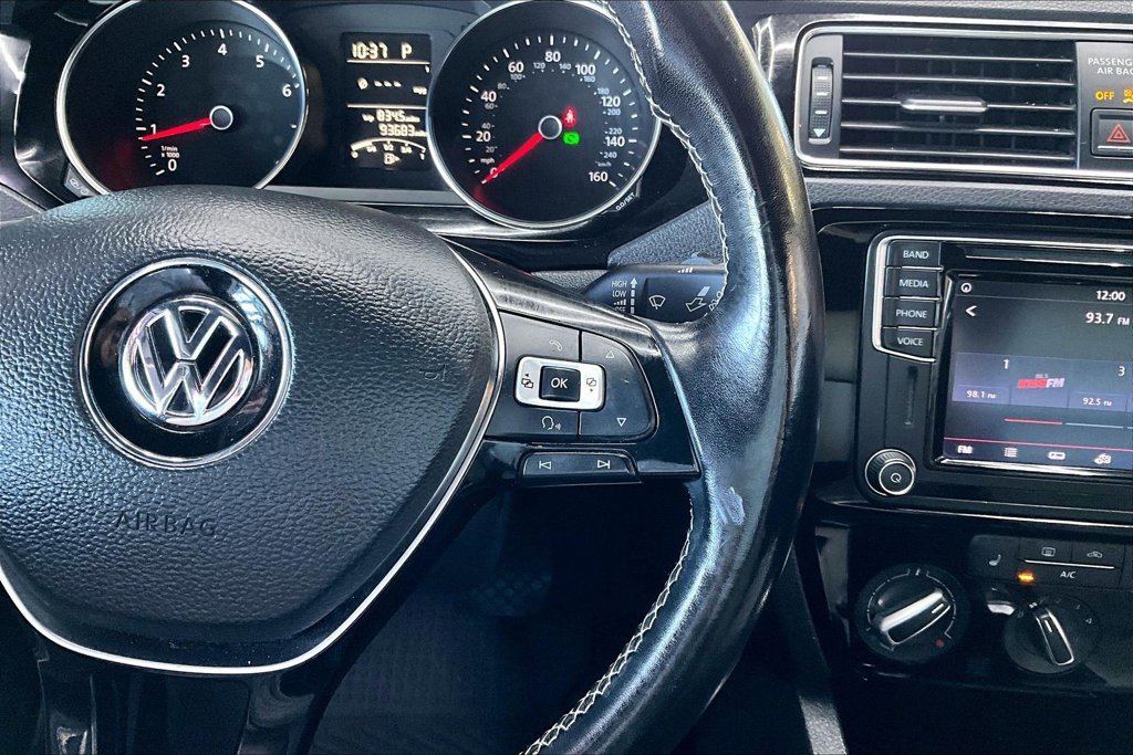 Used 2016 Volkswagen Jetta Sport FWD image 11