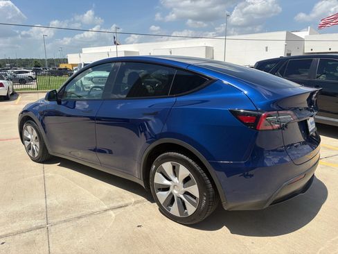 Used 2022 Tesla Model Y Long Range AWD/4WD image 7
