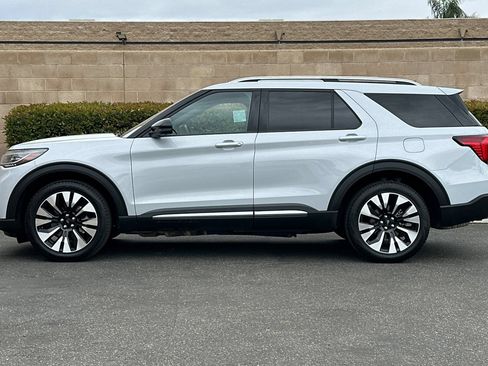 Used 2025 Ford Explorer Platinum w/ LUX Leather Package AWD/4WD image 7