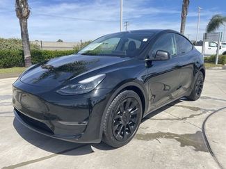 Used 2023 Tesla Model Y Long Range video 1