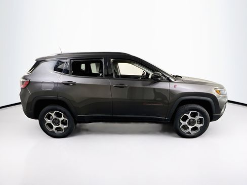 Used 2022 Jeep Compass Trailhawk w/ Sun and Sound Group AWD/4WD image 4
