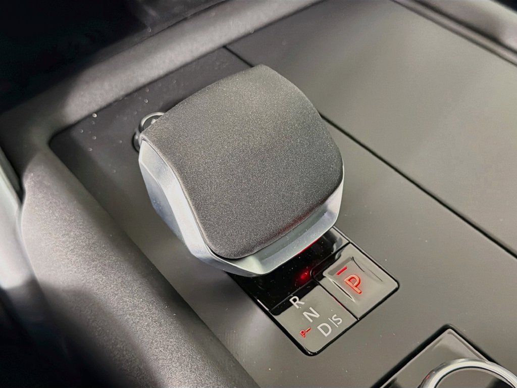 New 2026 Land Rover Discovery S AWD/4WD image 17