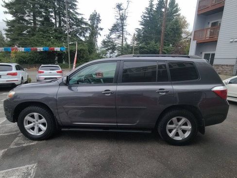 Used 2010 Toyota Highlander SE AWD/4WD image 6