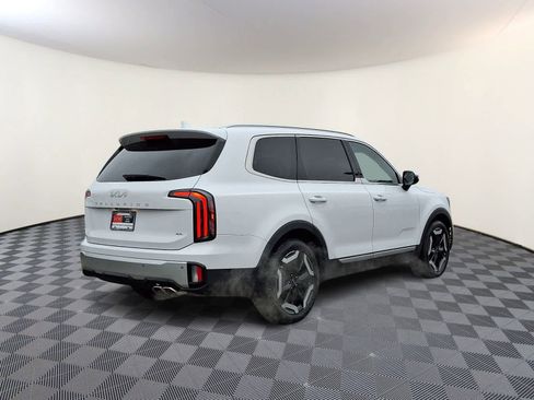 Used 2024 Kia Telluride EX image 5