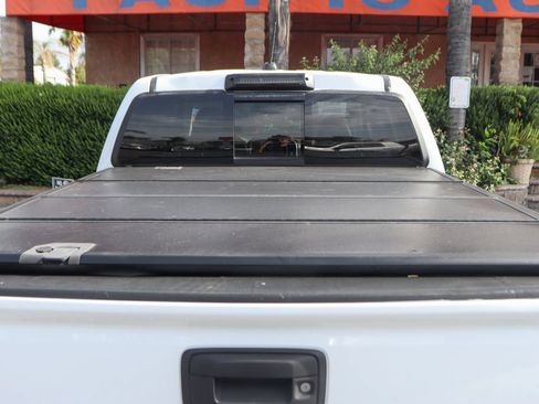 Used 2017 Chevrolet Colorado LT w/ Luxury Package, Chrome RWD image 8