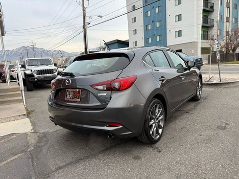 Used 2018 MAZDA MAZDA3 Touring image 5