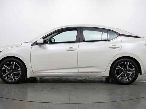 Used 2025 Nissan Sentra SV FWD image 5