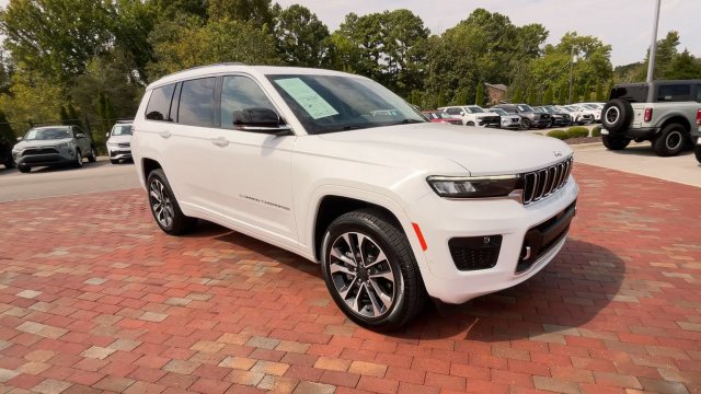 Used 2021 Jeep Grand Cherokee L Overland w/ Luxury Tech Group IV AWD/4WD image 3