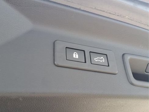 Used 2025 Subaru Forester Limited AWD/4WD image 32