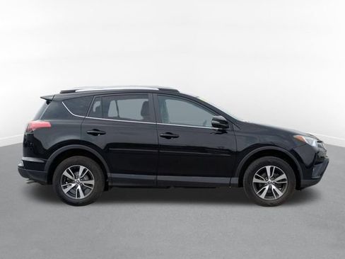 Used 2018 Toyota RAV4 XLE w/ Plus Extra Value Package AWD/4WD image 2
