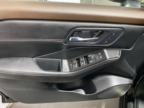 Certified 2023 Nissan Rogue SL w/ SL Premium Package AWD/4WD image 8