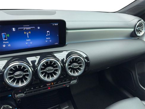 Used 2025 Mercedes-Benz CLA 250 image 23