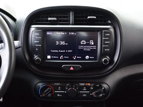 Used 2022 Kia Soul LX FWD image 26