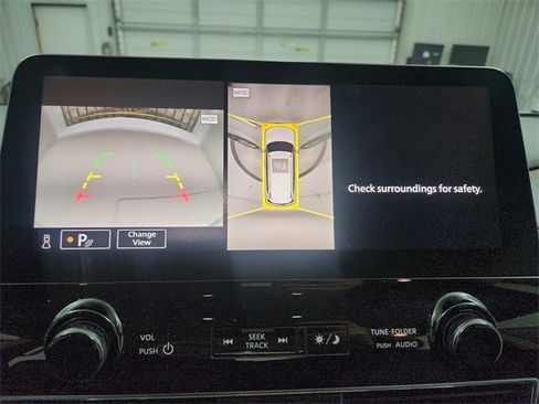 Used 2021 Nissan Armada SL w/ Captain's Chairs Package image 30